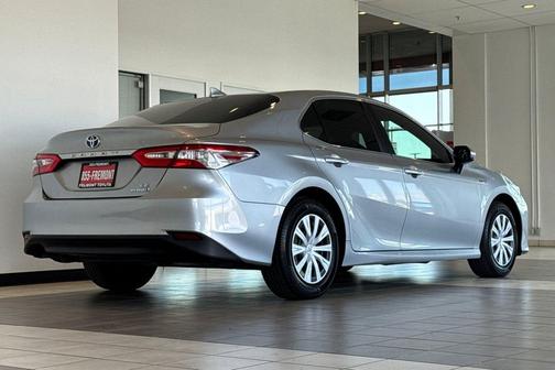Celestial Silver Metallic 2019 Toyota Camry Hybrid LE