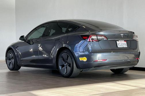 2022 Tesla Model 3 Standard Range