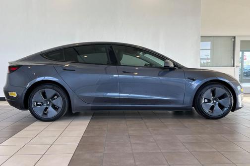 2022 Tesla Model 3 Standard Range