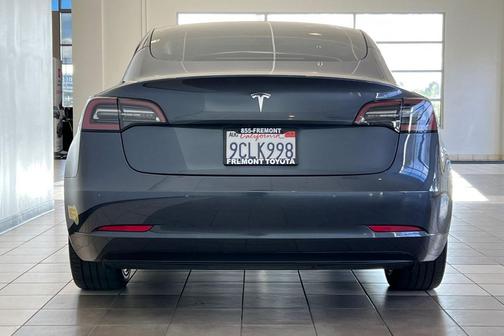 2022 Tesla Model 3 Standard Range