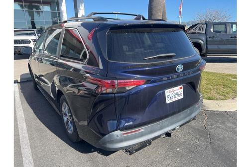 2021 Toyota Sienna XLE 7 Passenger