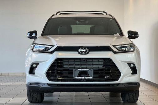 2026 Toyota Highlander Hybrid Base