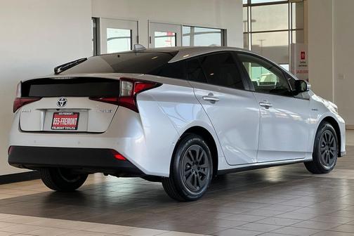 2021 Toyota Prius LE