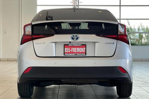 2021 Toyota Prius LE
