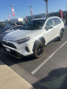 Wind Chill Pearl 2023 Toyota RAV4 Hybrid SE