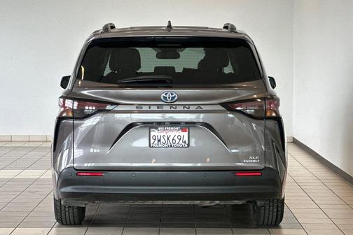2024 Toyota Sienna XLE