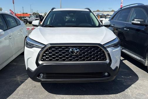 Wind Chill Pearl 2024 Toyota Corolla Cross XLE