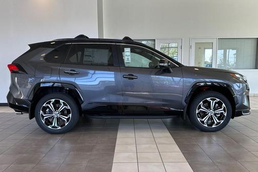2025 Toyota RAV4 Hybrid SE