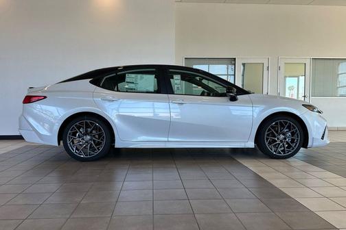 Pearl 2026 Toyota Camry XSE