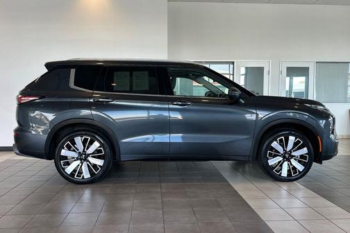 Graphite Gray 2025 Mitsubishi Outlander SEL 2.5 S-AWC