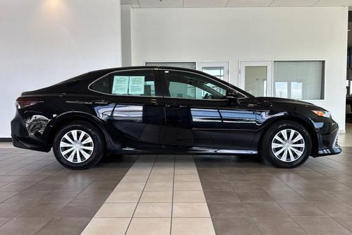 Midnight Black Metallic 2022 Toyota Camry LE