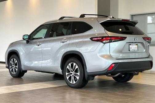 2024 Toyota Highlander Hybrid XLE
