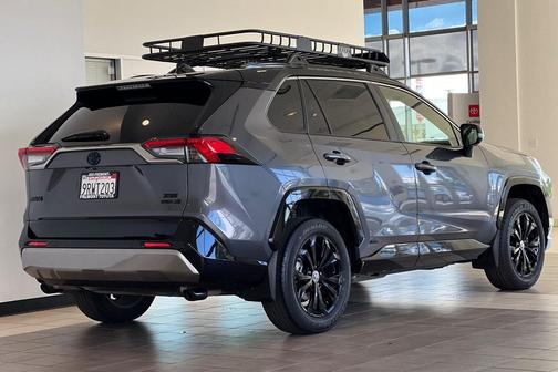 2024 Toyota RAV4 Hybrid SE
