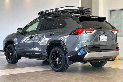 2024 Toyota RAV4 Hybrid SE