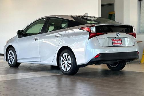 2022 Toyota Prius LE