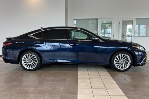 2022 Lexus ES 350 Luxury