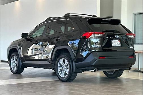 2023 Toyota RAV4 Hybrid XLE