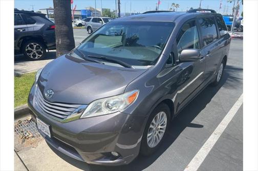 2016 Toyota Sienna XLE
