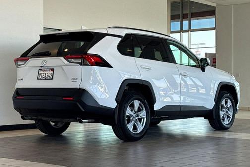 Ice Cap 2025 Toyota RAV4 XLE