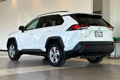 Ice Cap 2025 Toyota RAV4 XLE