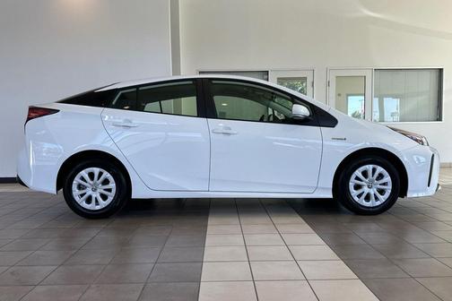 2022 Toyota Prius L