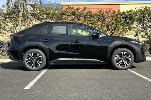 2025 Toyota bZ4X XLE