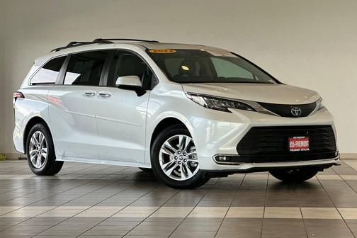 2022 Toyota Sienna XLE