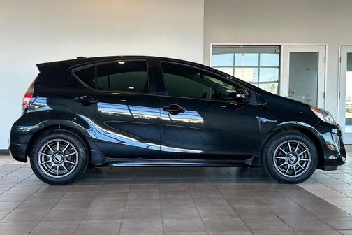 2017 Toyota Prius c Four