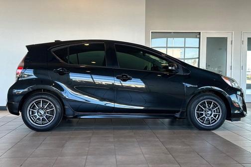 2017 Toyota Prius c Four