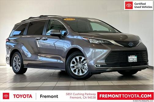 2022 Toyota Sienna XLE 8 Passenger