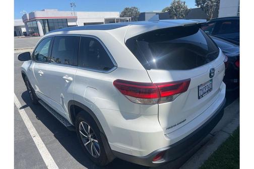 Blizzard Pearl 2017 Toyota Highlander Hybrid XLE