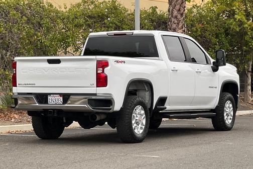 Summit White 2022 Chevrolet Silverado 2500 LT
