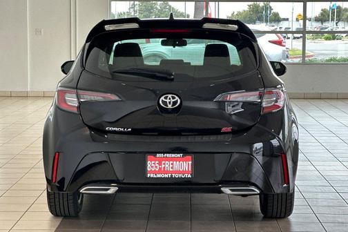 Midnight Black Metallic 2019 Toyota Corolla Hatchback SE