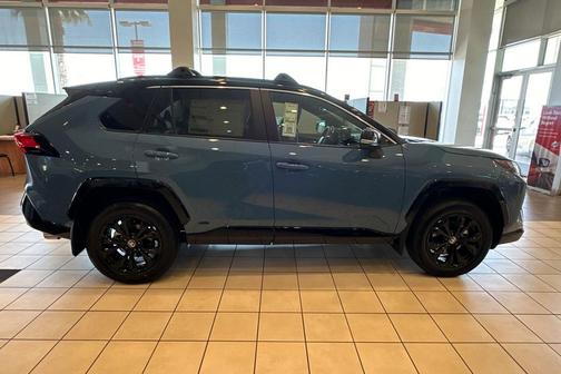 2025 Toyota RAV4 Hybrid SE
