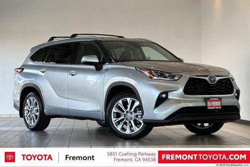 Celestial Silver Metallic 2024 Toyota Highlander Hybrid Limited