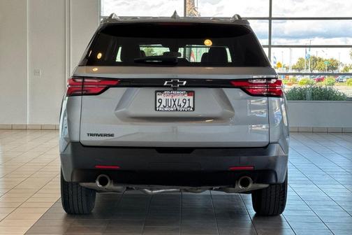 Sterling Gray Metallic 2023 Chevrolet Traverse LS