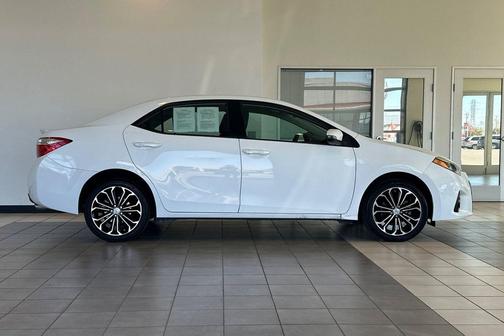 Super White 2016 Toyota Corolla S Plus