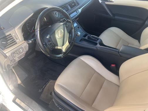 2017 Lexus CT 200h Base