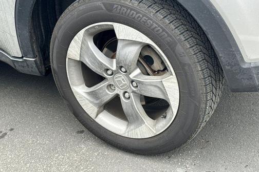 Alabaster Silver Metallic 2016 Honda HR-V LX