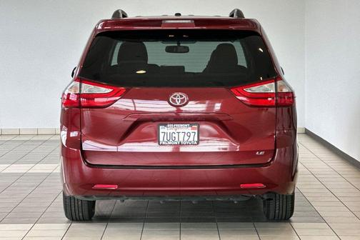 2016 Toyota Sienna LE