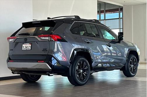 2024 Toyota RAV4 Hybrid SE