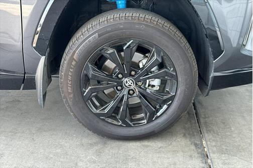 2024 Toyota RAV4 Hybrid SE