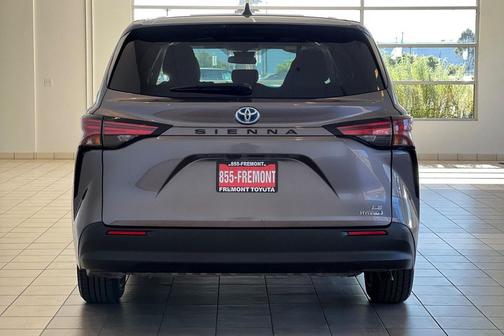 2021 Toyota Sienna LE