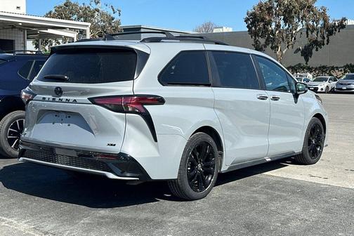 2025 Toyota Sienna XSE 7 Passenger