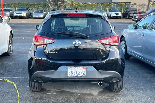 2020 Toyota Yaris Sedan LE