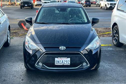 2020 Toyota Yaris Sedan LE