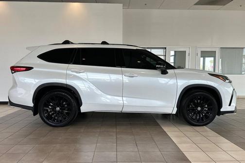 Wind Chill Pearl 2023 Toyota Highlander XSE