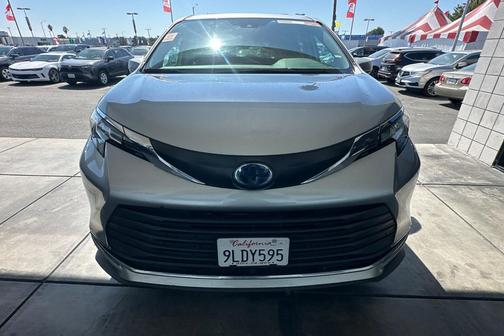 2023 Toyota Sienna XLE