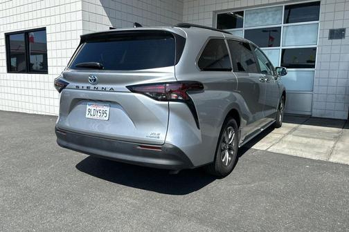 2023 Toyota Sienna XLE