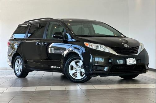 2017 Toyota Sienna LE